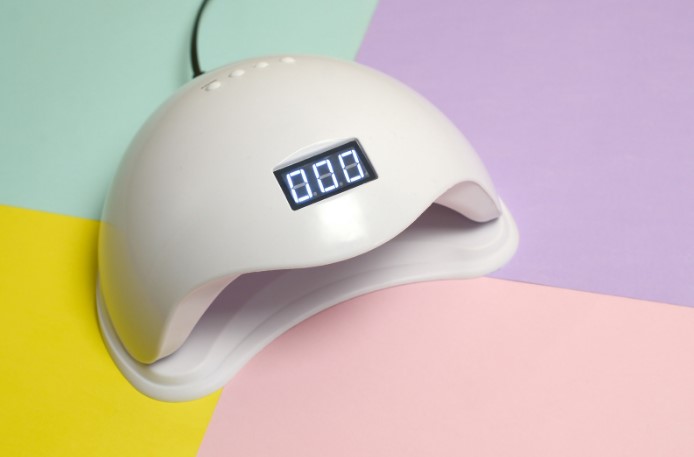 led или uv лампа для ногтей